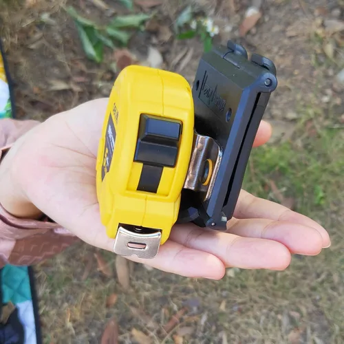 Miniatura 2 de Clip de cinta métrica para cinturón - Soporte de clip para cinta métrica Negro