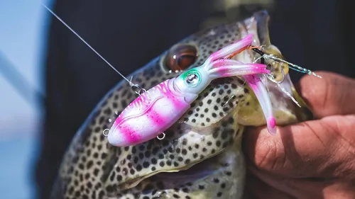 Miniatura 2 de Nomad Design Señuelo de pesca vibratorio patentado original de Squidtrex – Señuelo de plástico suave TPE con aroma añadido para agua salada