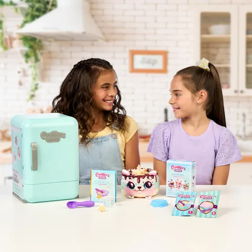 Miniatura 4 de Cookeez Makery Freezy Cakez. Mezcla y decora a tu mejor amigo de peluche. Coloca tu mezcla de pastel en la congelación y sorpréndete cuando salga un