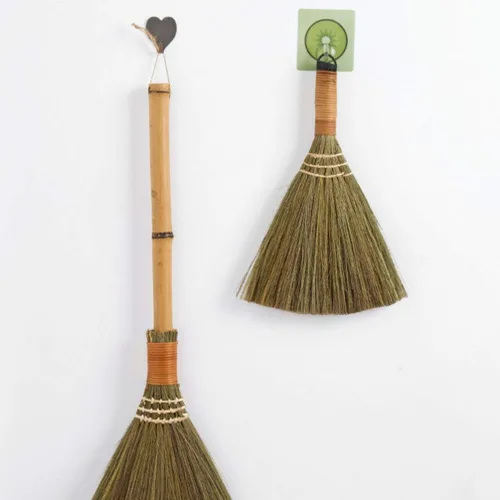 Miniatura 9 de LIFKOME Escoba de hierba para interiores, escoba de mango tailandés, herramienta de limpieza de barrido, escoba asiática hecha a mano para el hogar