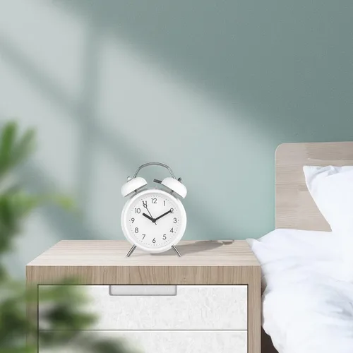 Miniatura 7 de PILIFE Reloj despertador analógico, 4 pulgadas, súper silencioso, sin tictac, con luz de fondo, sin repetición, funciona con pilas, campana ruidosa