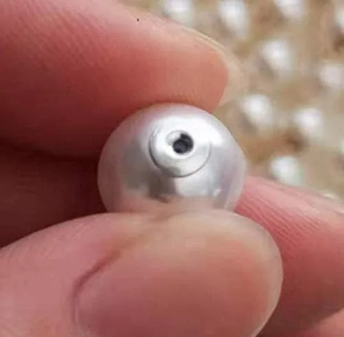 10 piezas de aretes chapados en plata en cuentas de perlas blancas, evita que los aretes se dañen, por Beading Station (perla de 0.315 pulgadas)