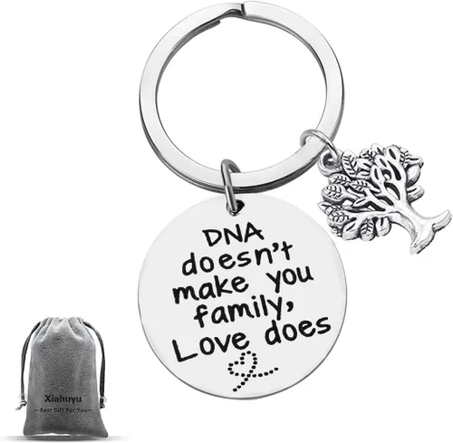 Xiahuyu Llavero con texto en inglés "DNA Doesn't Make You Family Love don", regalo para madrastra, regalo para padrastro, regalos de adopción,
