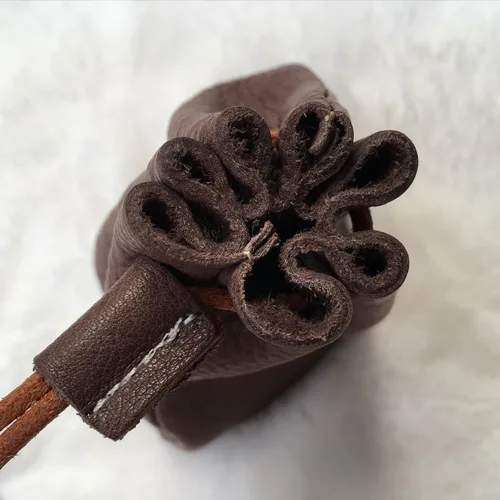 Miniatura 3 de Fantástica mano de obra de cuero genuino con cordón monedero
