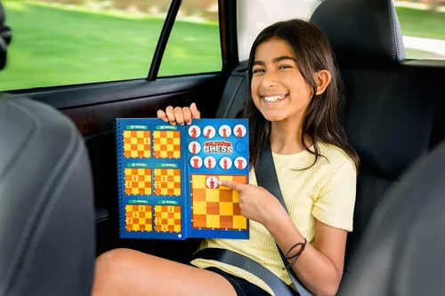 Miniatura 4 de ThinkFun Rompecabezas magnético de viaje de ajedrez solitario, juego de lógica atractivo y juguete STEM para niños y adultos, mejora la resolución