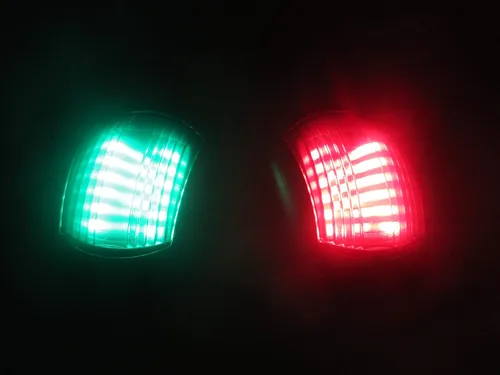 Miniatura 7 de Pactrade Marine Luces de Navegación para Barcos LED Rojas y Verdes Luces Laterales (Montaje Vertical) - 1 NM Carcasa Negra Luces de Navegación