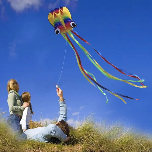 Miniatura 4 de Honbo Cometa de pulpo suave arcoíris para niños y audlts, cometa grande con línea de vuelo de 200 pies, juguete fácil de volar para juegos al aire