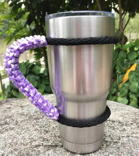 Miniatura 3 de MOCE Mango de paracaídas hecho a mano para vaso Yeti/Rtic/Ozark Trail Rambler de 30 onzas. Morado/Blanco Violeta/Blanco