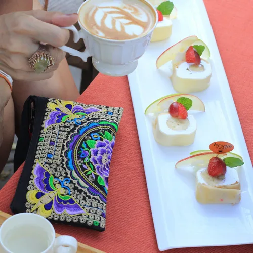 Miniatura 11 de Sabai Jai - Bolso de pulsera para teléfono inteligente - Carteras de embrague bordadas a mano Boho