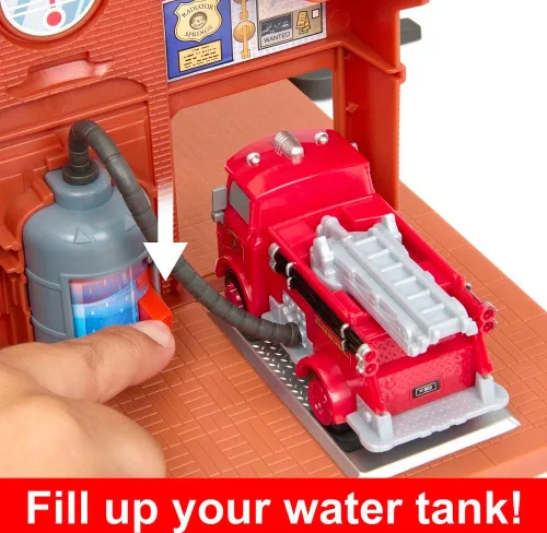 Miniatura 4 de Mattel Disney y Pixar Cars On The Road Toys, Red 's Fire Station Playset con camión de bomberos fundido a presión y acción activada por niños