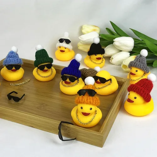 Miniatura 7 de HAVAGDTM Juego de 12 mini patos con mini sombreros, collar y lentes de sol, juguete de pato de baño para baby shower, cumpleaños, natación, fiesta