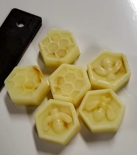 Miniatura 9 de Honeycomb Honey Bee Baby Shower Favores – Fiesta de Cumpleaños Cabras Leche y Miel Aroma Jabones de Género Revela Fiesta Paquete de 20