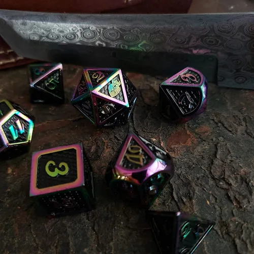 Miniatura 3 de HEIMDALLR Juego de dados DND de metal, 7 piezas, diseño de piel de dragón, tamaño de 0.630 in, logotipo en D20; juego de dados de metal y caja