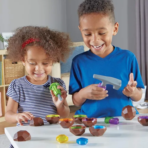 Miniatura 8 de Learning Resources Rock 'n Gem Surprise - 19 piezas, juguetes de aprendizaje para niños a partir de 3 años, juguetes de clasificación y combinación