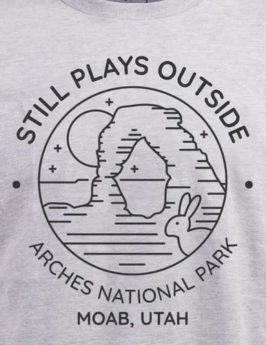 Miniatura 23 de Camiseta de senderismo Still Plays Outside Divertida camiseta para excursionista, camping, campista, al aire libre, hombres y mujeres