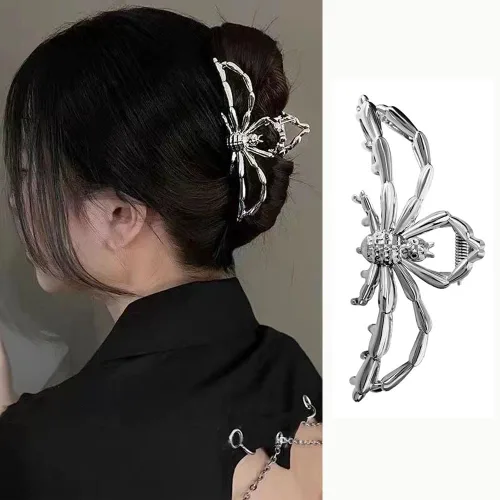 Miniatura 5 de Pinzas de pelo de aleación de calavera – Divertidas pinzas punk, agarre fuerte para cabello grueso y fino, accesorios de metal plateado