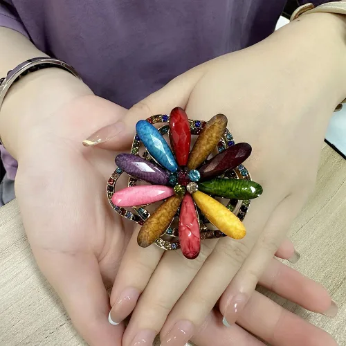 Miniatura 3 de Anillo de declaración de flores exageradas para mujeres y niñas, chapado en oro colorido con circonita cúbica, piedra natal, pétalos de flor