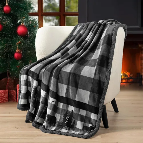Miniatura 3 de PAVILIA Winter Cabin - Manta de sherpa de forro polar suave, acogedora manta reversible de Navidad gris de 50 x 60 pulgadas, cálida manta de felpa
