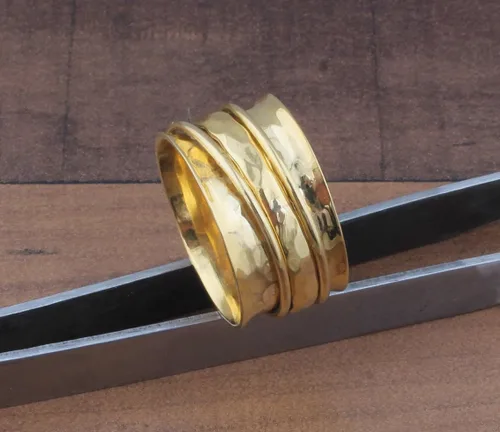Miniatura 2 de Gold Plated Spinner Ring, Gold Plated Brass Fidget Anxiety Spinner Ring, Peridot Band For Women, Hand Hammered Worry Spinner Ring Gift