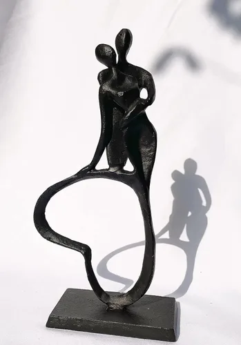 Miniatura 9 de Escultura de hierro fundido para pareja y perro, decoración romántica de arte de metal, estatua de amor familiar, regalos para amantes de los perros