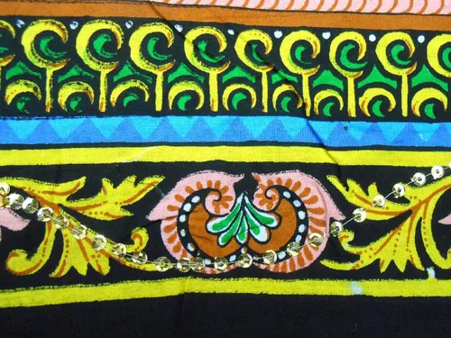 Miniatura 9 de CraftsofIndia® Goddess Durga Killing Mahishasura Sequins sitara - Pintura de algodón para colgar en la pared, tamaño 43 x 30 pulgadas