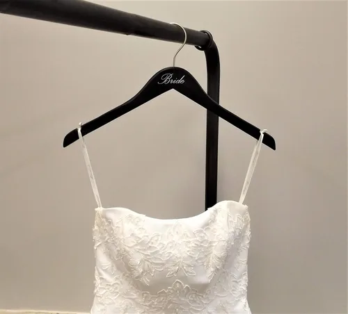 Miniatura 3 de NAHANCO B20217 - Colgador de novia de madera negra con impresión plateada (novia), 17 pulgadas (1 pieza)