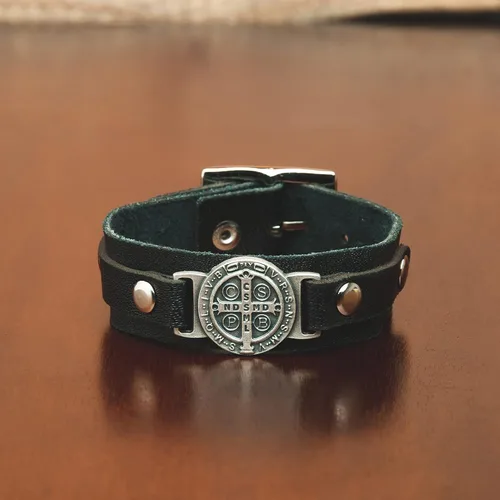 Miniatura 2 de Intercession Pulsera de protección de cuero genuino de San Benito fabricada en Brasil Madera