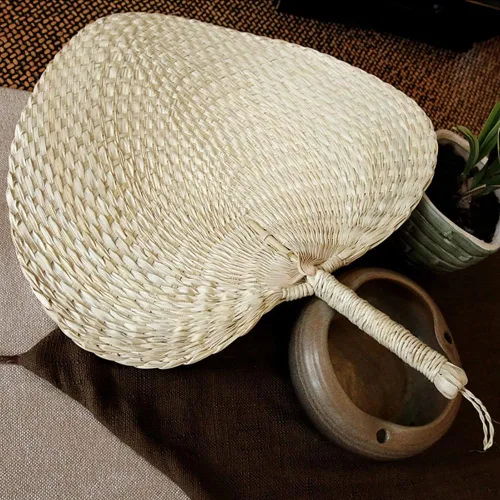 Miniatura 7 de TJCGCKK - Ventilador de paja tejida hecha a mano para verano, ventilador de mano de ratán, rafia, caña de caña, ventilador de paleta manual natural