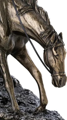 Miniatura 6 de Top Collection Plains Indian Riding Roans Horse in Snowy Road Estatua – Escultura indígena nativa americana en bronce fundido en frío de primera
