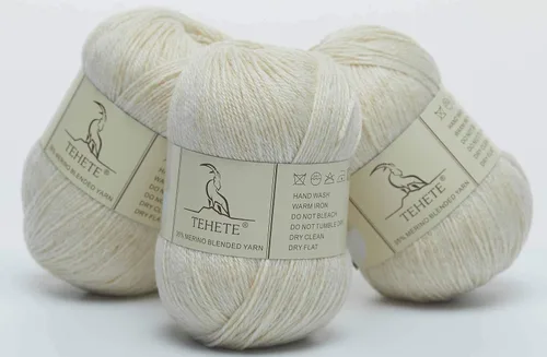 Miniatura 2 de Ovillo de lana de merino para tejer (3 capas) suave y ligero de 150g para ganchillo (Beige)