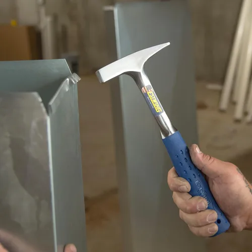 Miniatura 6 de ESTWING Tinner's Hammer - Martillo de chapa metálica de 12 onzas fabricado en Estados Unidos con construcción de acero forjado y agarre de reducción