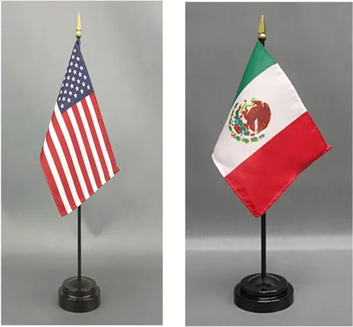Miniatura 102 de Juego de banderas de escritorio de Afganistán, hecho en Estados Unidos, de rayón de 4 x 6 pulgadas, escritorio de oficina y pequeñas banderas