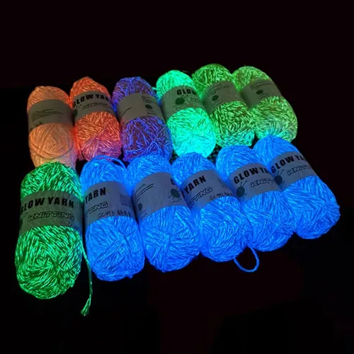 Miniatura 4 de 5 rollos de hilo que brillan en la oscuridad, ganchillo para tejer brillante mejorado, suministros de costura de hilo luminoso para manualidades