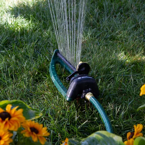 Miniatura 3 de Melnor 65150AMZ Oscillating Sprinkler, 15 Precision Nozzles, Adjustable Spray Range, Waters Up to 2,650 Sq. Ft., with QuickConnect Bundle, Green