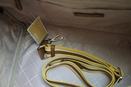 Miniatura 5 de Michael Kors Signature - Bolsa de viaje de PVC color marrón