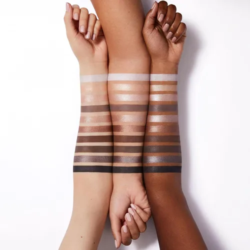 Miniatura 3 de e.l.f. Paleta de Sombras de Ojos Perfect 10, Diez Tonos Nude Ultra-pigmentados, Fórmula Mezclable, Vegano y Libre de Crueldad, Everyday Smoky