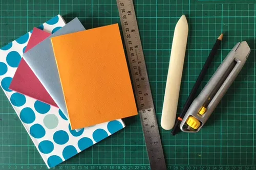 Miniatura 7 de DEEDYGO Herramienta de carpeta de hueso auténtica: puntuación, pliegue, plegado y bruñido para manualidades de papel, tarjetas y cuero, perfecta