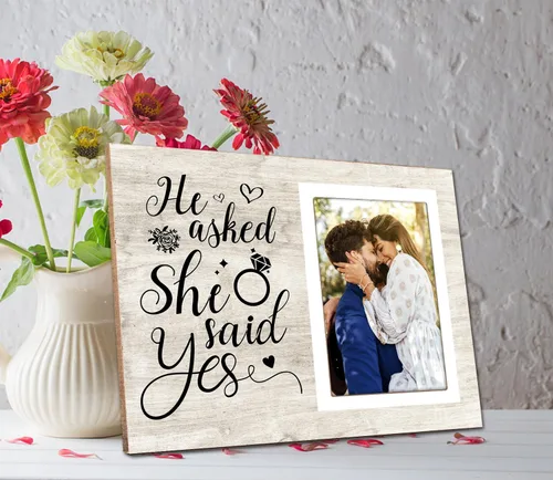Miniatura 4 de Marco de fotos personalizado, marco de fotos de compromiso de boda, regalos de compromiso para parejas, parejas recién comprometidas, regalo