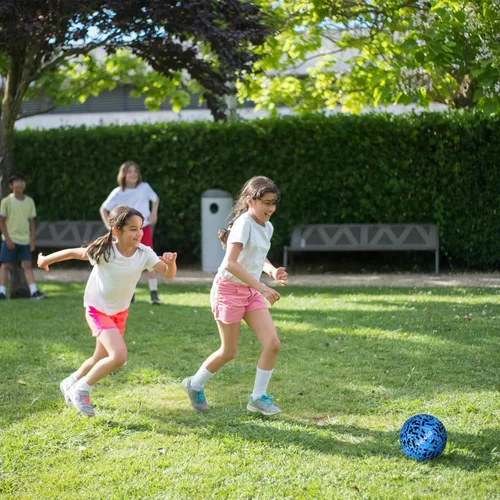 Miniatura 9 de Balón de fútbol tamaño 4 para niños, diseño rosa mosaico/azul, pelota de entrenamiento juvenil para niños y niñas, regalo de fútbol para interiores