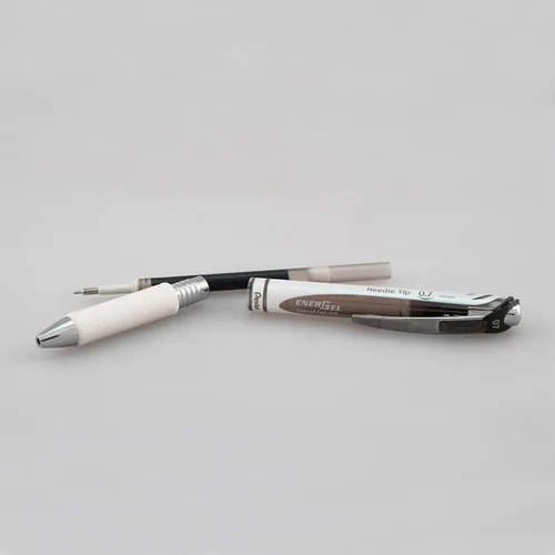Miniatura 6 de Pentel EnerGel Pearl RTX Bolígrafo de gel líquido retráctil, (0.028 in), línea media, punta de aguja, tinta negra, paquete de 12 (BLN77PW-A)