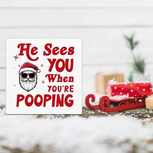 Miniatura 4 de Decoraciones de Baño para Navidad, Letrero "Él te ve cuando estás haciendo caca" 12.7 x 12.7 cm, Decoración divertida de Navidad