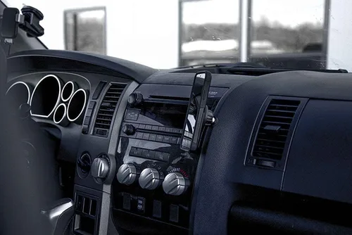Miniatura 5 de Course Motorsports DirectFit Soporte magnético para teléfono y soporte de teléfono para Toyota Tundra (2007-2013) - Cabeza magnética