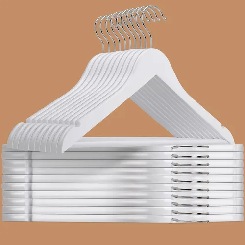 Miniatura 8 de Amber Home Paquete de 30 perchas de madera maciza para trajes, perchas de madera con acabado blanco liso con barra antideslizante para pantalones