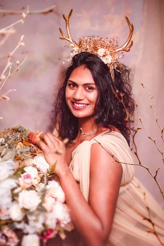 Miniatura 2 de MOSTORY Diadema hecha a mano con cuernos de flores doradas, diadema de cuernos de ciervo y bosque, diadema de reno floral para mujeres y niñas