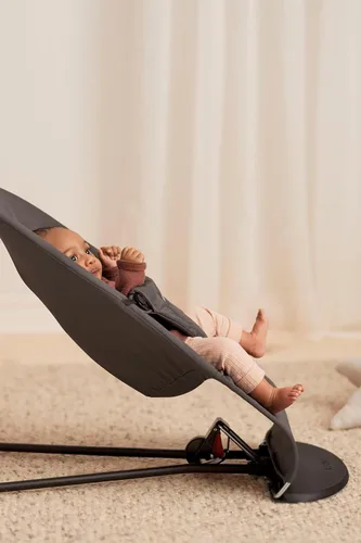 Miniatura 7 de BabyBjörn Bouncer Balance Soft, Gris Oscuro, Tejido/Jersey, Tri-Tela Asiento Ajustable de Mecedora para Bebé 2-en-1 y Silla para Niños Pequeños