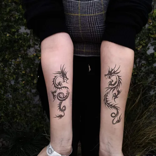 Miniatura 7 de 6 hojas de tatuajes temporales de tatuajes de garra de dragón volador negro, tótem y brazo, tatuajes falsos que se ven reales y duran mucho tiempo