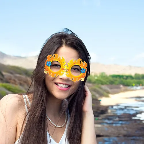 Miniatura 5 de OURUOLA Decoraciones hawaianas de verano para fiestas en la piscina, gafas de sol divertidas - 16pcs gafas tropicales Aloha flamingo, decoración