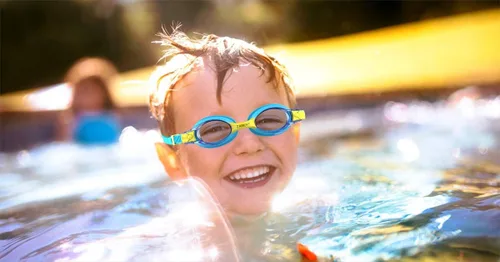 Miniatura 6 de K20 - Gafas de natación para niños y niñas de 3 a 14 años de edad, antivaho 100% protección UV con bolsa de viaje