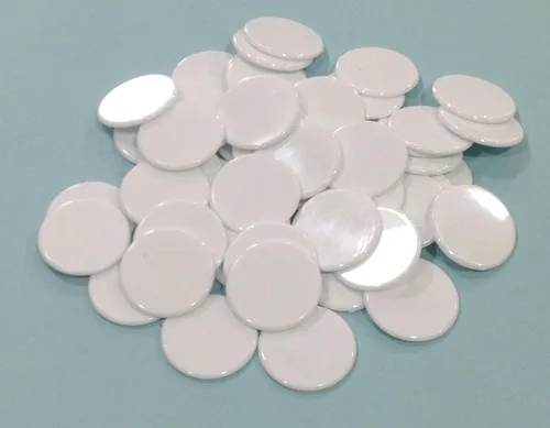 Morrison Games Contadores de plástico: fichas de juego de color blanco (monedas de plástico de colores duros, marcadores y discos para fichas de