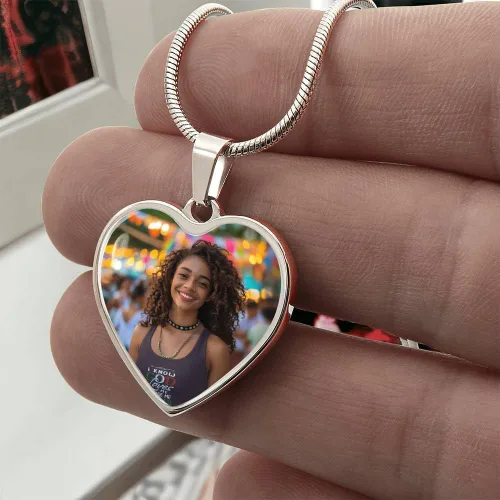 Miniatura 4 de Collar de corazón de plata con foto personalizada pon tu imagen favorita en esta joyería con tu mensaje personalizado grabado como un regalo